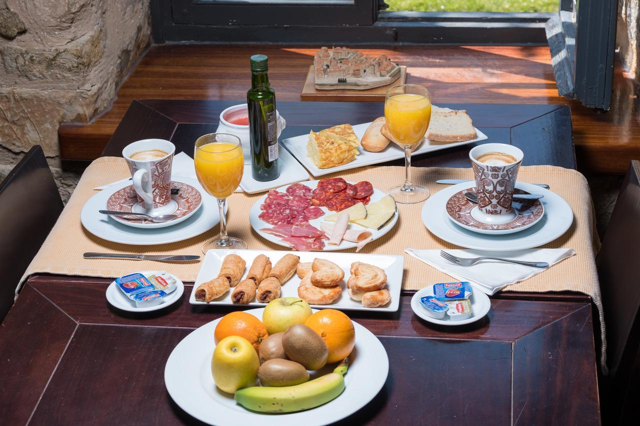 Hotel Posada Santa Maria La Real Aguilar de Campóo المظهر الخارجي الصورة